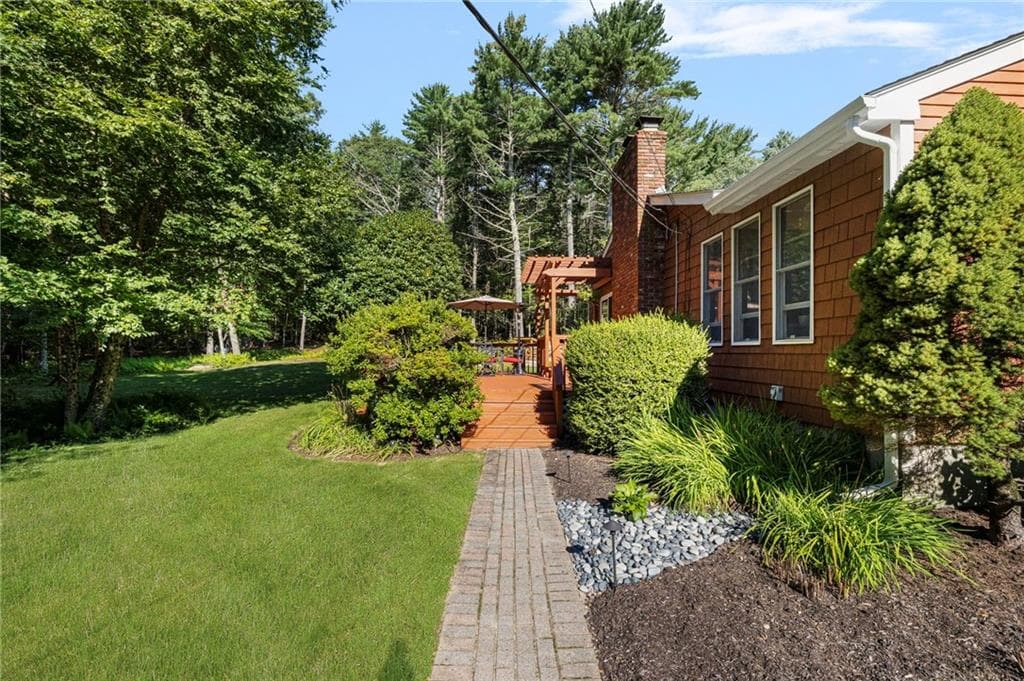Single Family Residence at 702 Gardner Road, Exeter, photo 3 of 44