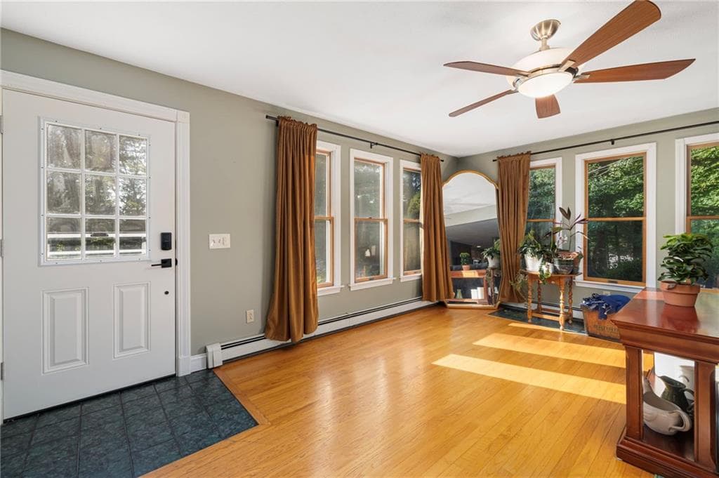 Single Family Residence at 702 Gardner Road, Exeter, photo 5 of 44