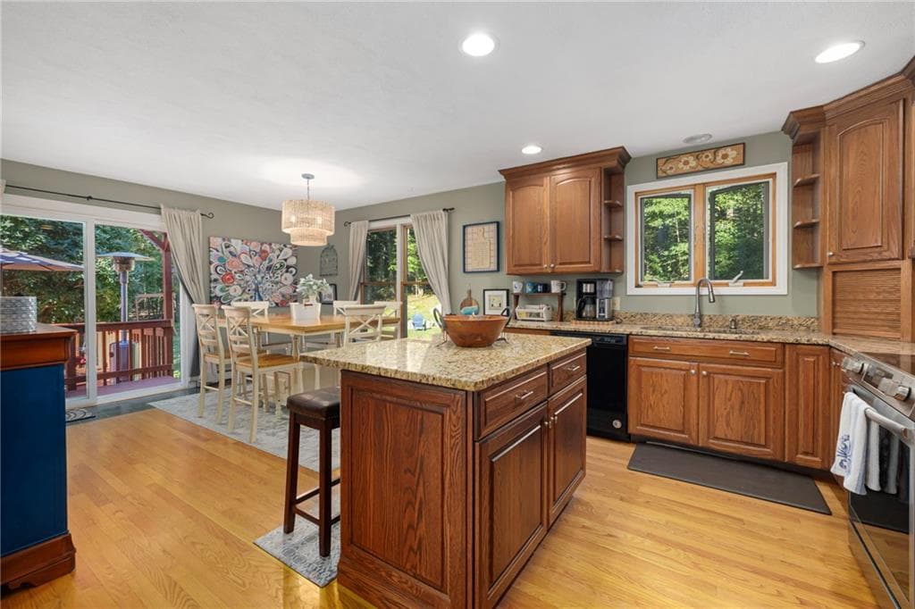 Single Family Residence at 702 Gardner Road, Exeter, photo 10 of 44