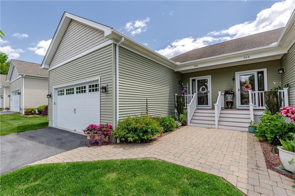 Condominium at 160 Allegra Lane, North Kingstown, photo 3 of 28