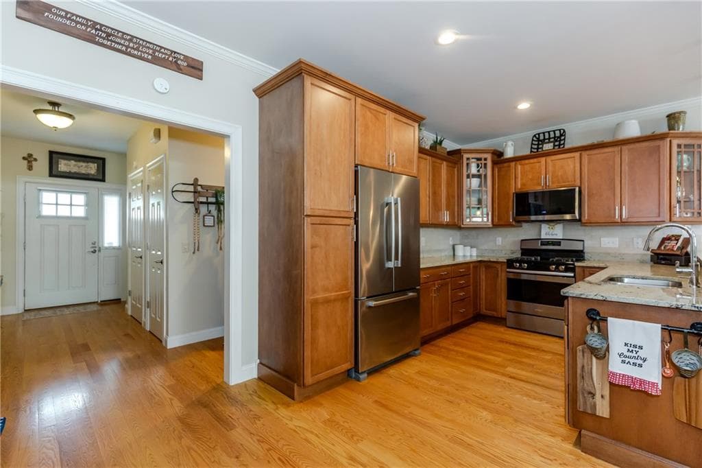 Condominium at 160 Allegra Lane, North Kingstown, photo 5 of 28