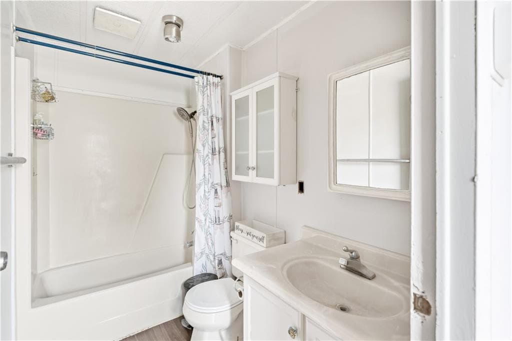 Single Family Residence at 6101 #29 Post Road, North Kingstown, photo 6 of 15