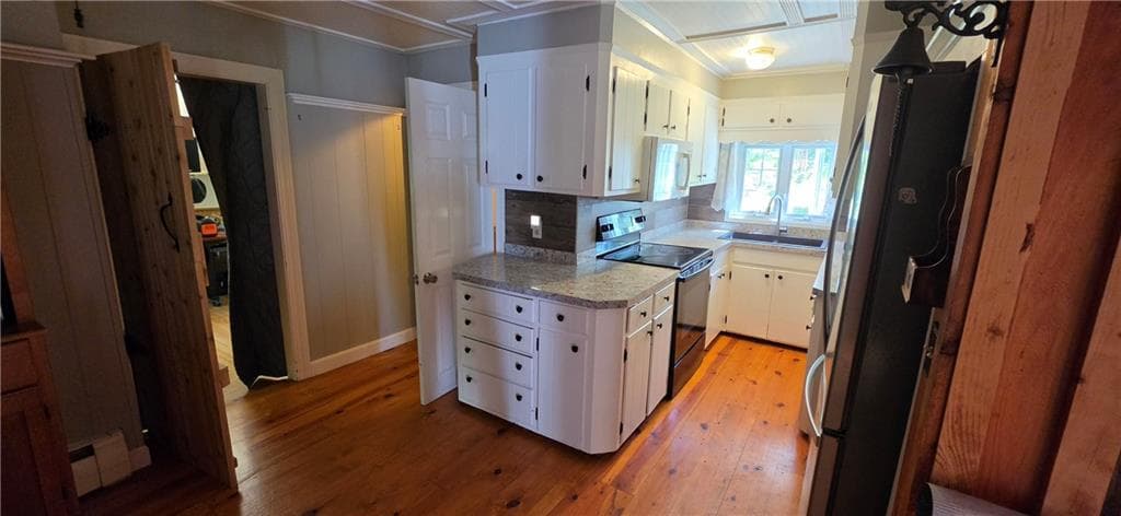 Single Family Residence at 97 Mendon Road, North Smithfield, photo 7 of 26