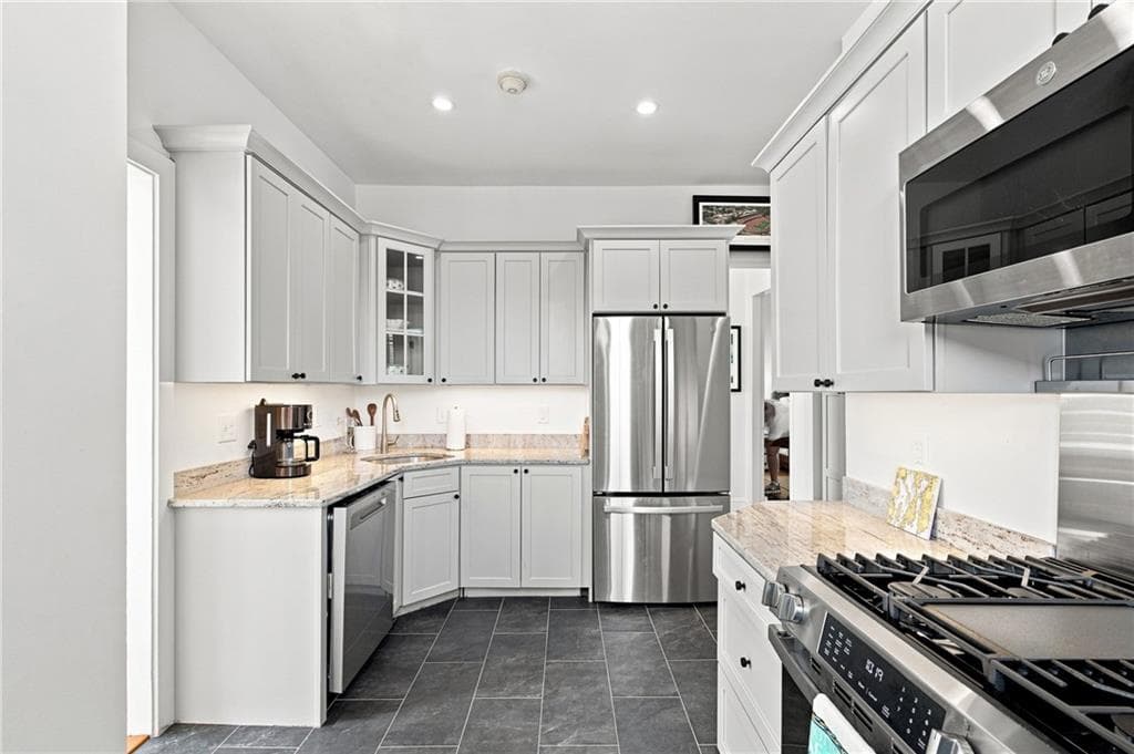 Condominium at 12 Mount Vernon Street UNIT 4, Newport, photo 16 of 50