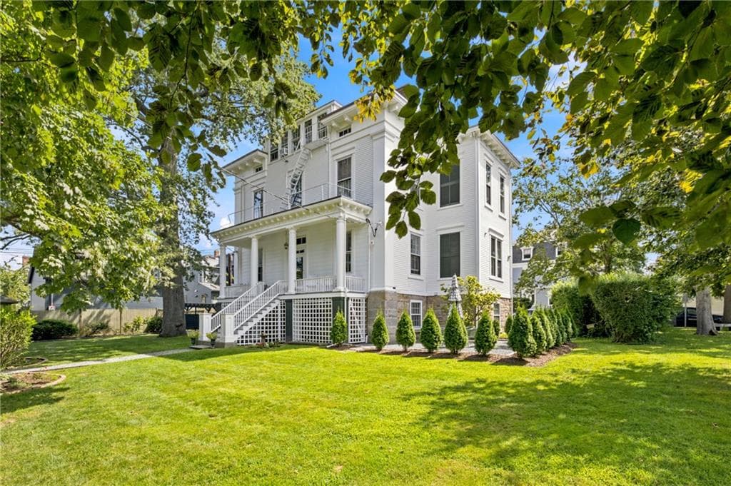 Condominium at 12 Mount Vernon Street UNIT 4, Newport, photo 41 of 50