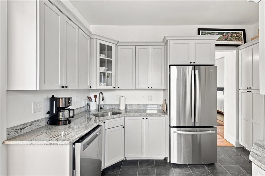 Condominium at 12 Mount Vernon Street UNIT 4, Newport, photo 18 of 50