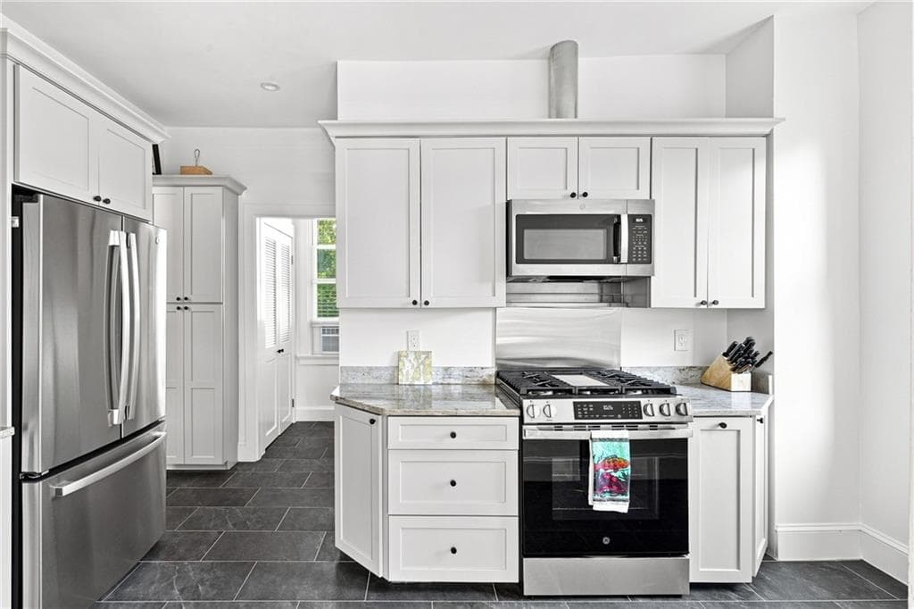 Condominium at 12 Mount Vernon Street UNIT 4, Newport, photo 19 of 50