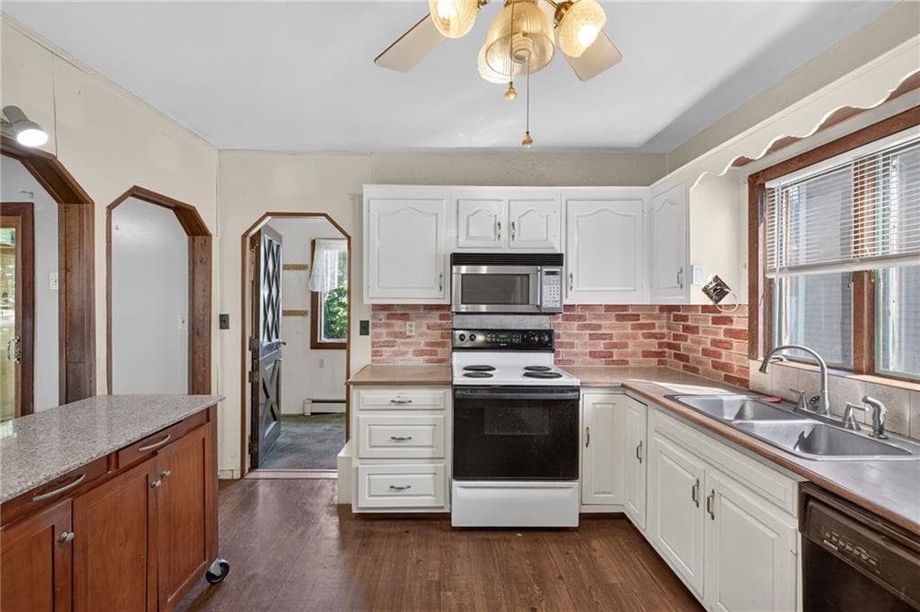 Single Family Residence at 138 Chaplin Street, Pawtucket, photo 6 of 29