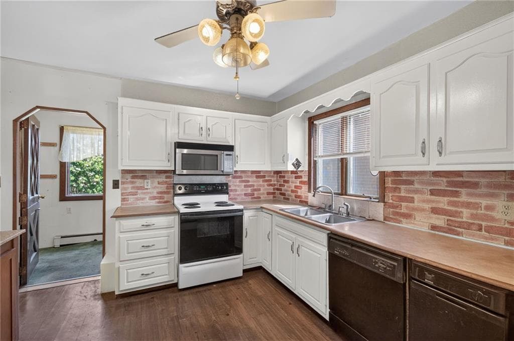Single Family Residence at 138 Chaplin Street, Pawtucket, photo 5 of 29