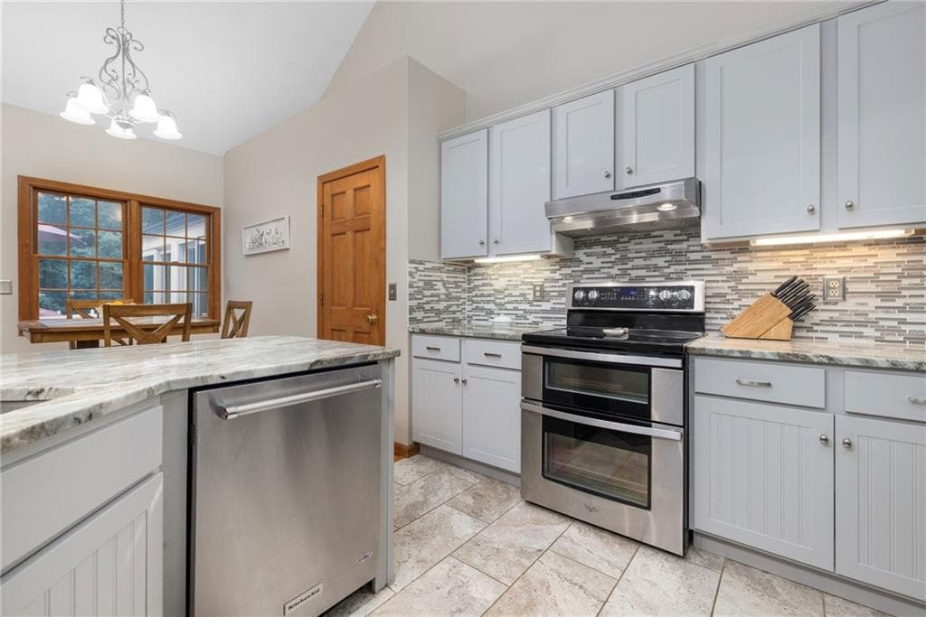 Single Family Residence at 42 Deer Run Drive, West Greenwich, photo 21 of 50
