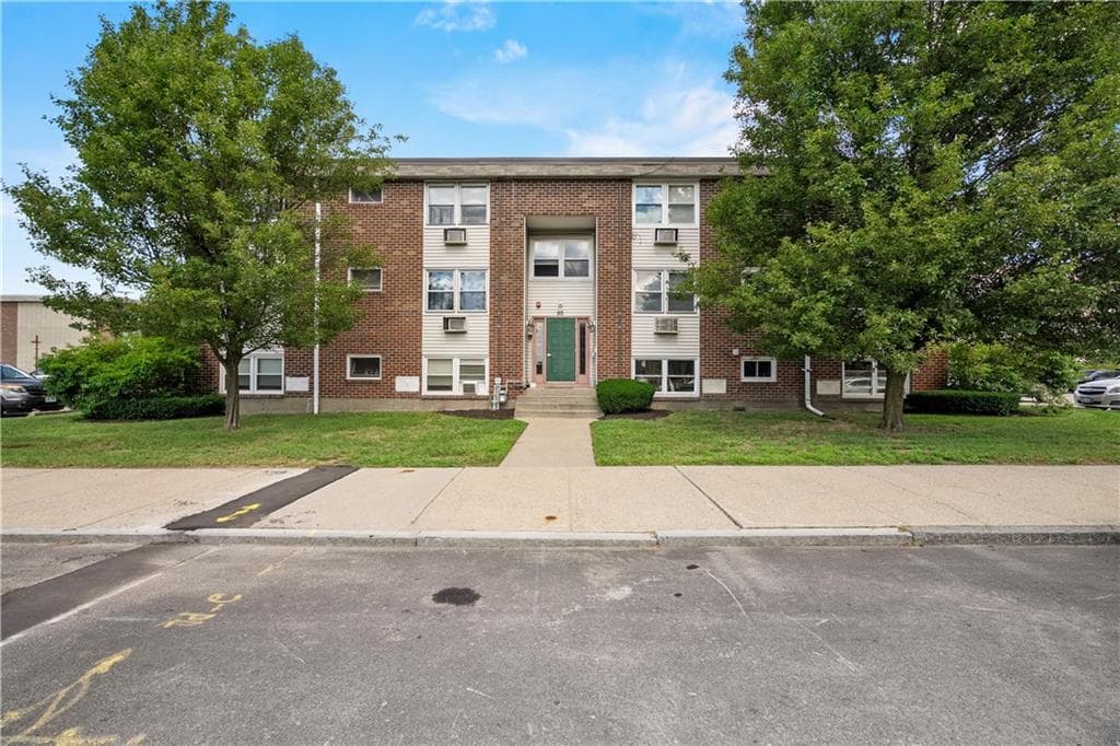 Condominium at 50 Carnation Street UNIT 6, Pawtucket, photo 6 of 23