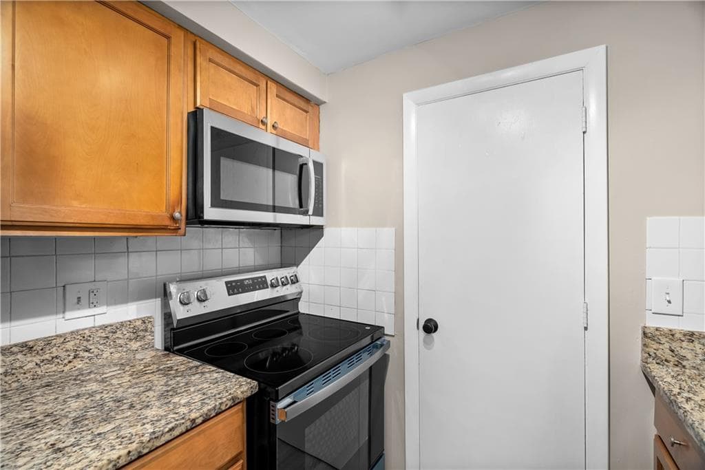 Condominium at 50 Carnation Street UNIT 6, Pawtucket, photo 10 of 23