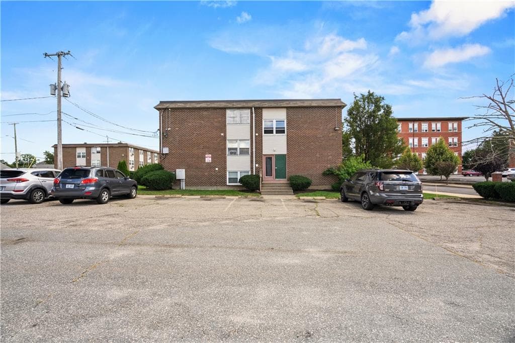 Condominium at 50 Carnation Street UNIT 6, Pawtucket, photo 4 of 23