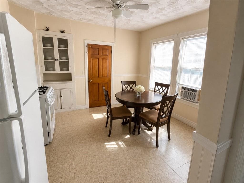 Multi Family at 293 Sutton Avenue, East Providence, photo 6 of 16