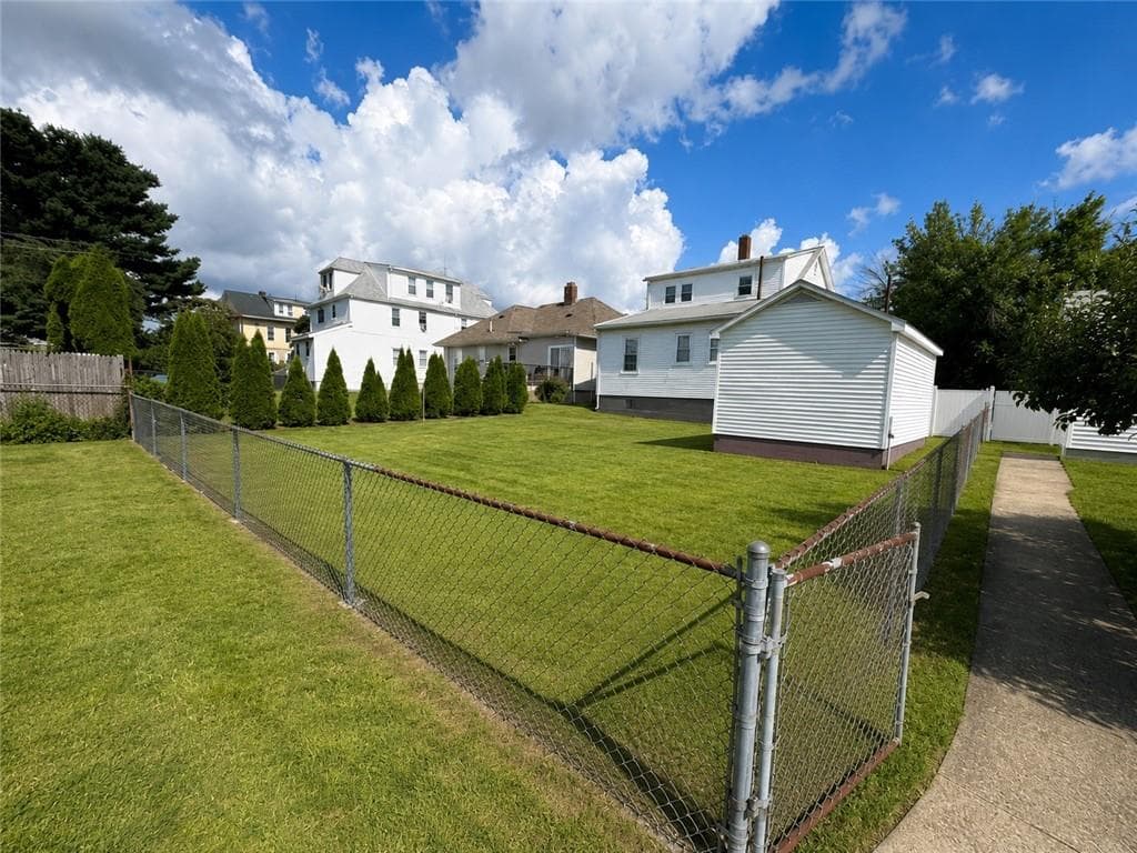 Multi Family at 293 Sutton Avenue, East Providence, photo 4 of 16