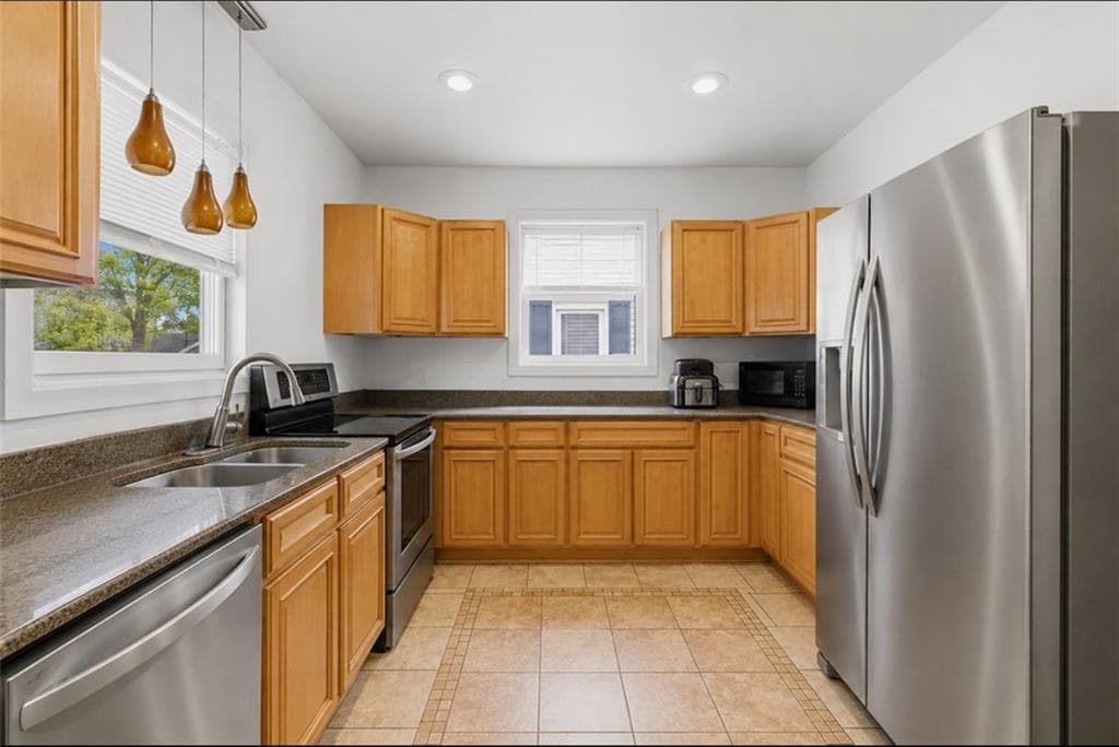 Multi Family at 165 Briggs Street, Providence, photo 11 of 25