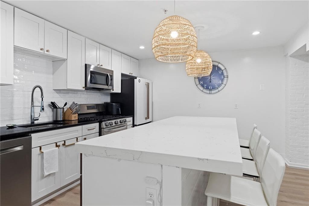 Condominium at 426 Spring Street UNIT B101, Newport, photo 7 of 36