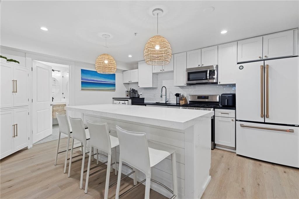 Condominium at 426 Spring Street UNIT B101, Newport, photo 5 of 36
