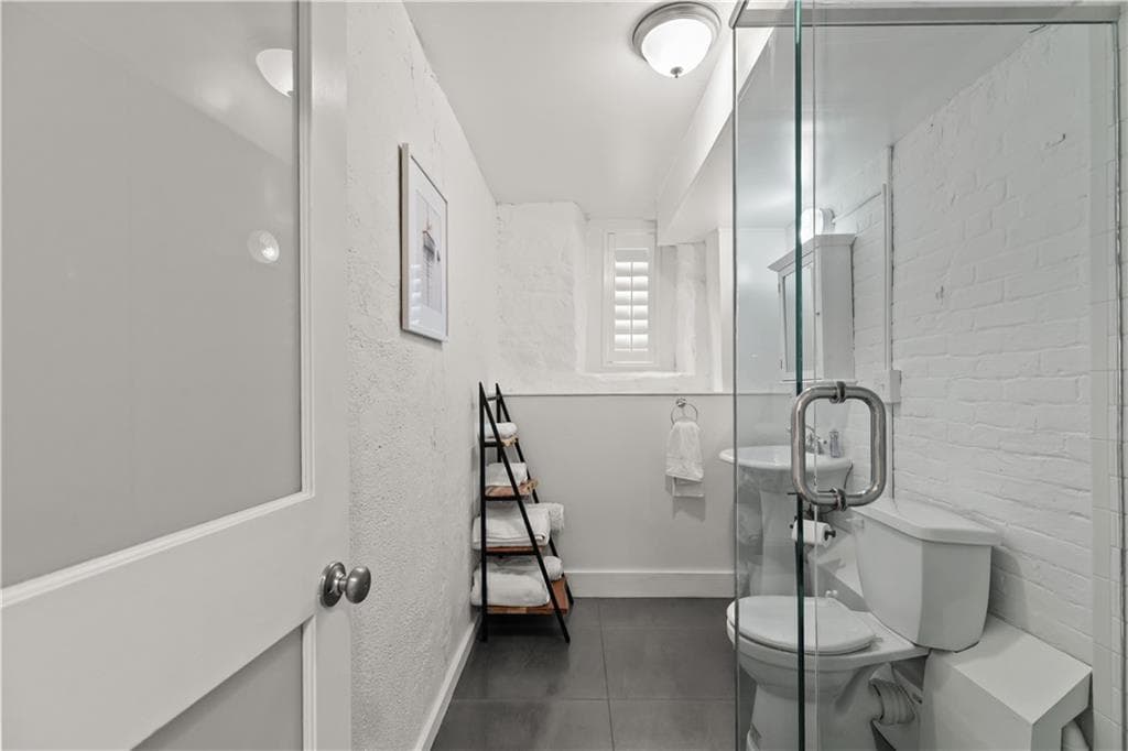 Condominium at 426 Spring Street UNIT B101, Newport, photo 24 of 36