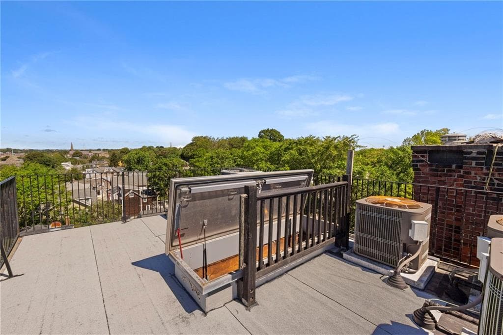 Condominium at 426 Spring Street UNIT B101, Newport, photo 30 of 36