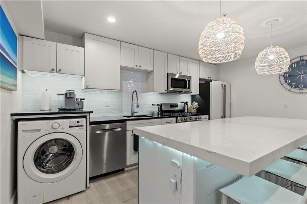 Condominium at 426 Spring Street UNIT B101, Newport, photo 8 of 36