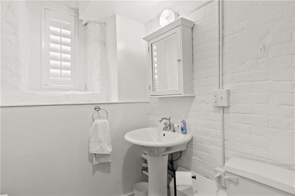 Condominium at 426 Spring Street UNIT B101, Newport, photo 25 of 36
