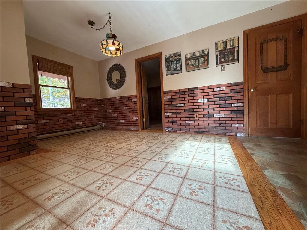 Single Family Residence at 67 Mountaindale Road, Smithfield, photo 10 of 32