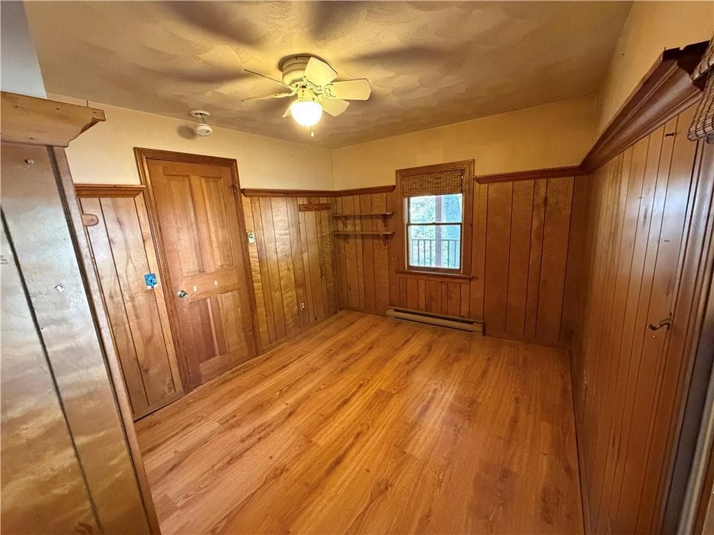 Single Family Residence at 67 Mountaindale Road, Smithfield, photo 18 of 32