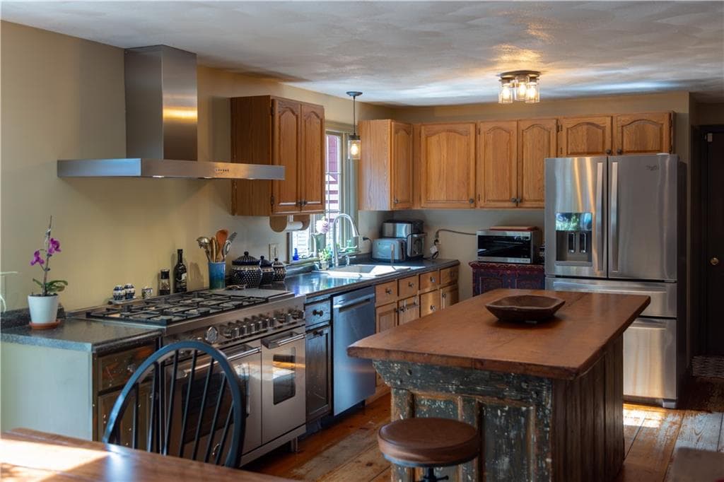 Single Family Residence at 17 Boswell Trail, Foster, photo 8 of 50