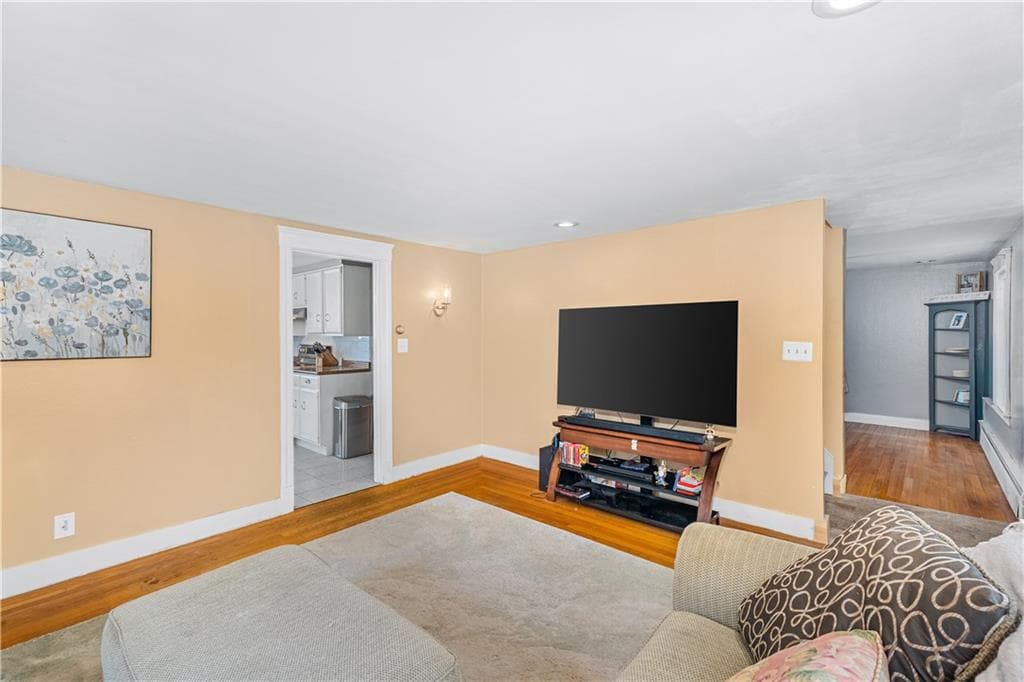 Single Family Residence at 538 Bound Road, Woonsocket, photo 5 of 41