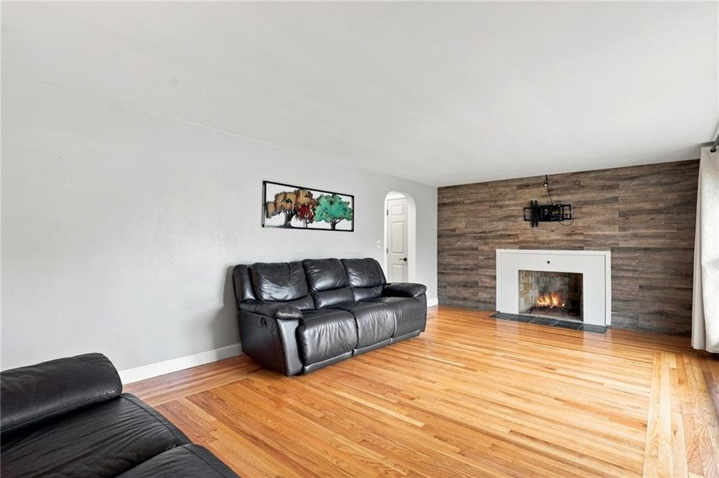 Single Family Residence at 36 Brookfield Drive, Cranston, photo 22 of 50