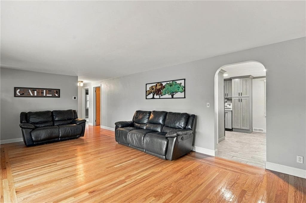 Single Family Residence at 36 Brookfield Drive, Cranston, photo 19 of 50