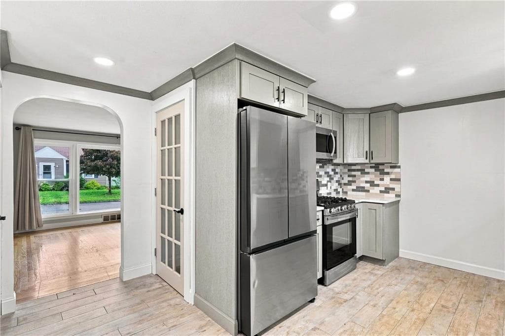 Single Family Residence at 36 Brookfield Drive, Cranston, photo 8 of 50