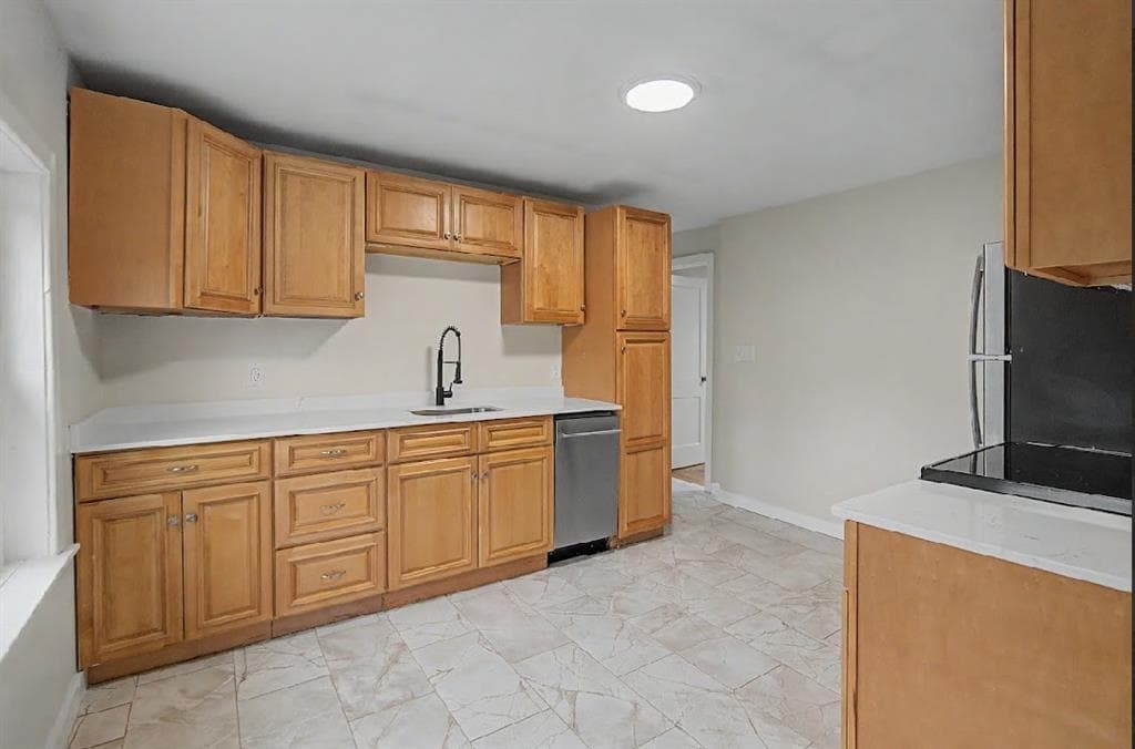 Multi Family at 69 Hull Street, Warwick, photo 10 of 17