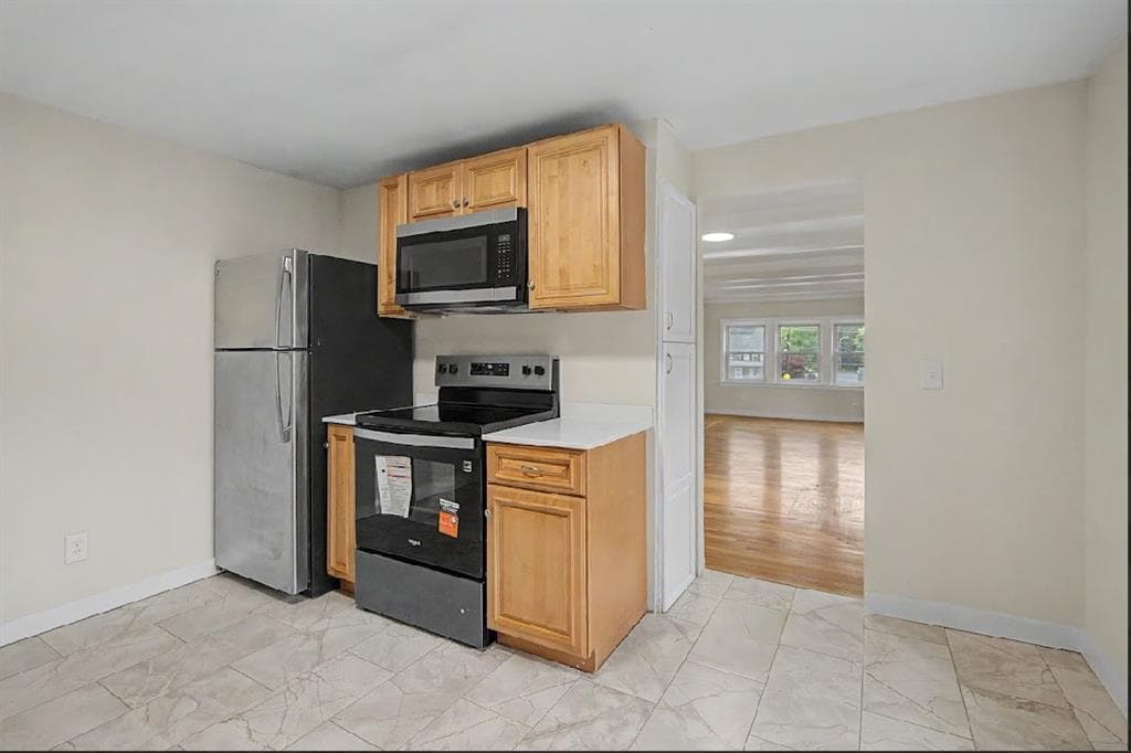 Multi Family at 69 Hull Street, Warwick, photo 8 of 17