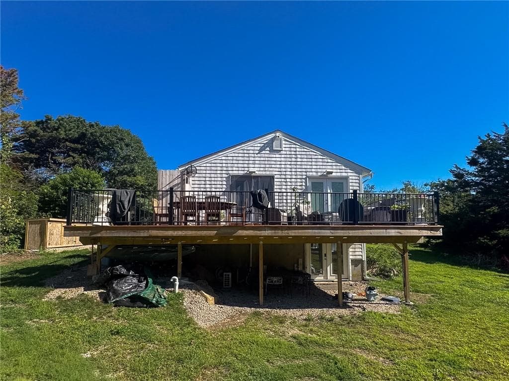 Single Family Residence at 52 Elm Road, South Kingstown, photo 3 of 46