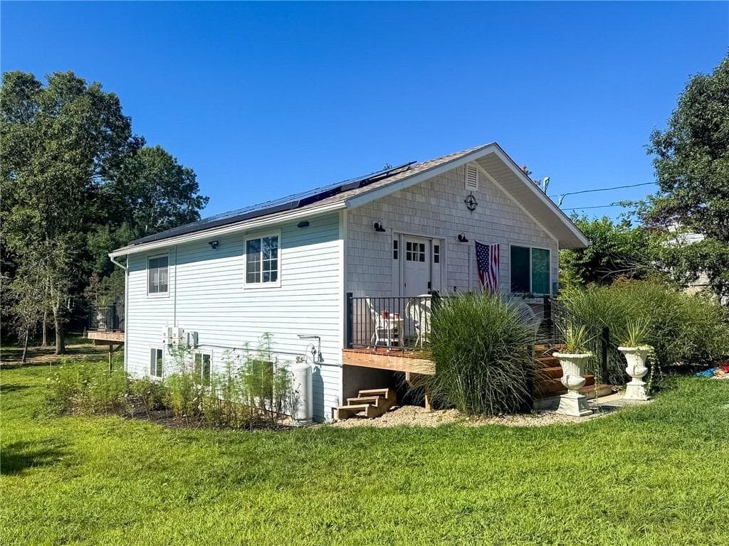 Single Family Residence at 52 Elm Road, South Kingstown, photo 44 of 46