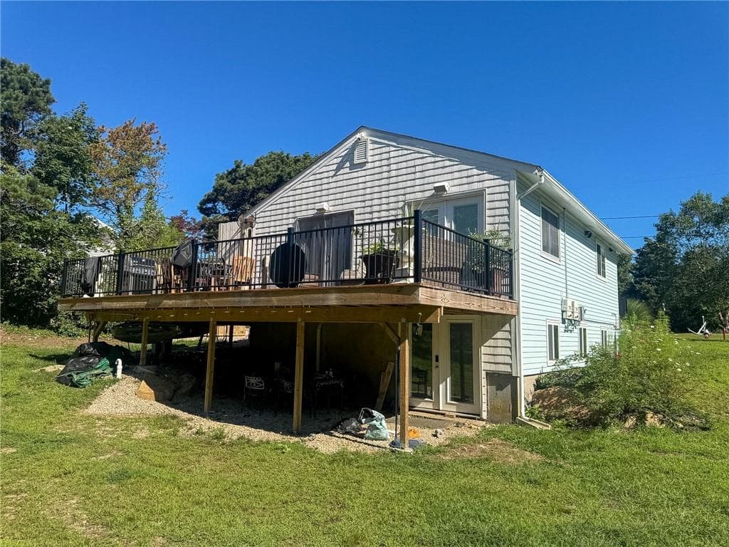 Single Family Residence at 52 Elm Road, South Kingstown, photo 4 of 46