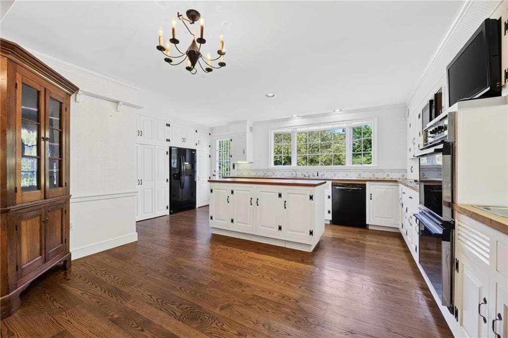 Single Family Residence at 250 Rumstick Road, Barrington, photo 17 of 49