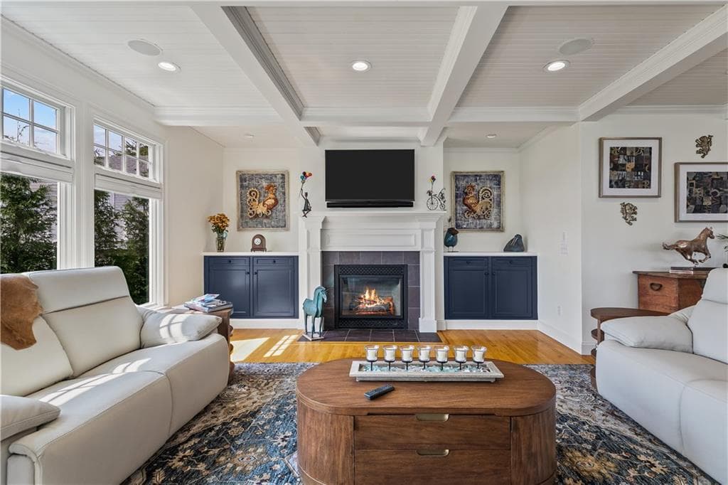 Single Family Residence at 22 Tyler Point Road, Barrington, photo 13 of 50