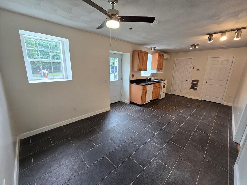 Condominium at 265 Sayles Avenue UNIT 8, Burrillville, photo 3 of 12
