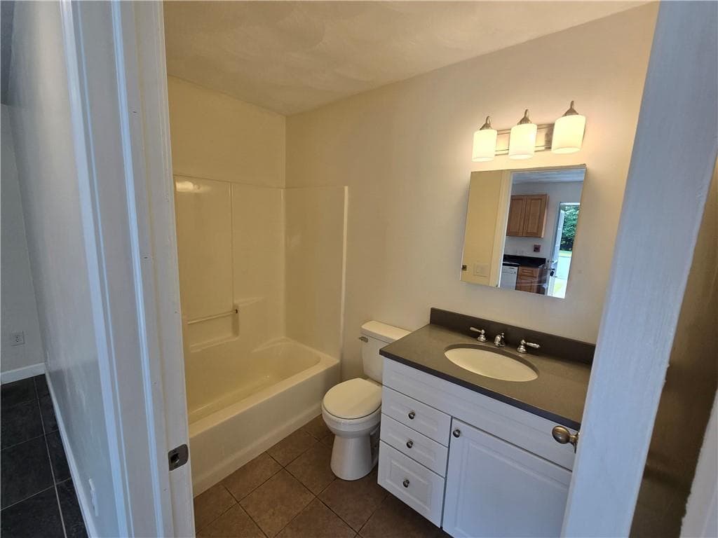 Condominium at 265 Sayles Avenue UNIT 8, Burrillville, photo 8 of 12