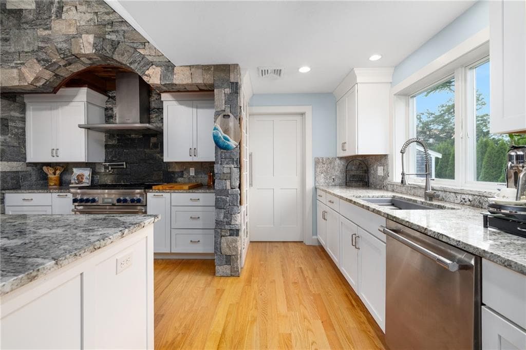 Single Family Residence at 10 Maywood Road, Narragansett, photo 9 of 36