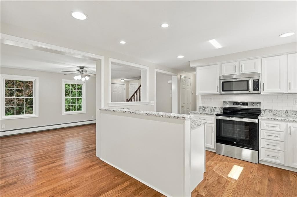 Single Family Residence at 3 Oakland Road, Richmond, photo 7 of 42