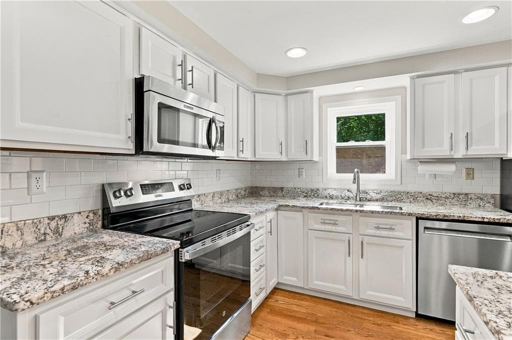 Single Family Residence at 3 Oakland Road, Richmond, photo 5 of 42