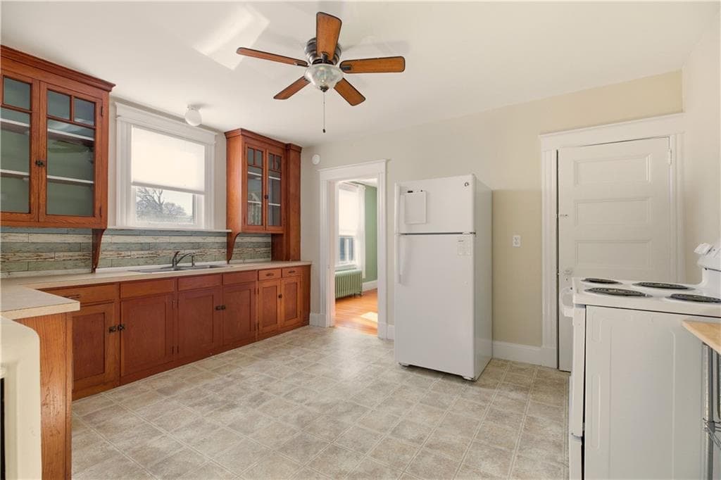 Multi Family at 7 8 Warner Place, Newport, photo 17 of 43