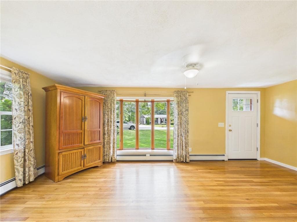 Single Family Residence at 77 Surrey Lane, North Kingstown, photo 7 of 50