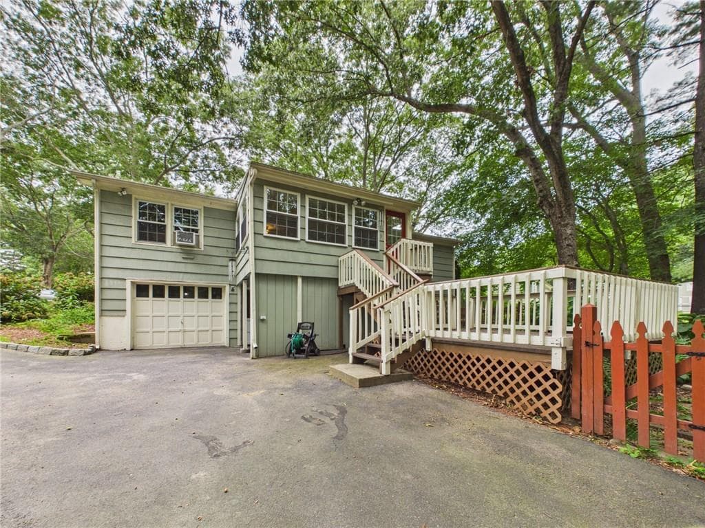 Single Family Residence at 77 Surrey Lane, North Kingstown, photo 3 of 50