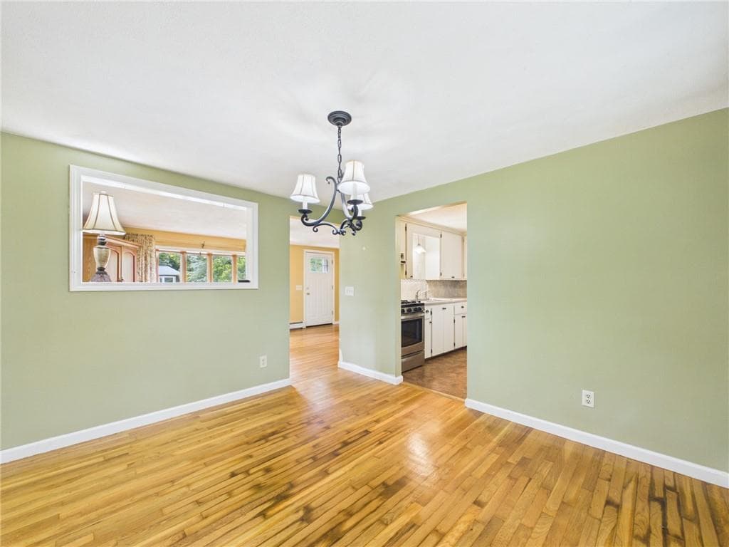 Single Family Residence at 77 Surrey Lane, North Kingstown, photo 20 of 50