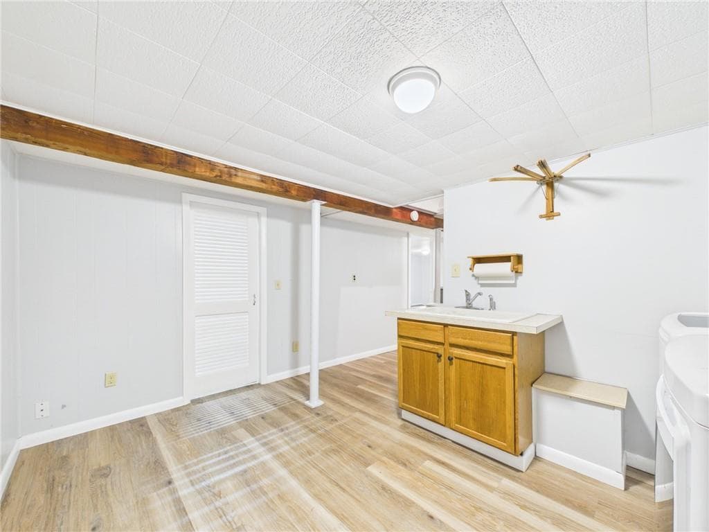 Single Family Residence at 77 Surrey Lane, North Kingstown, photo 30 of 50